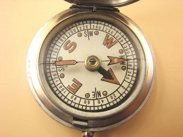 Francis Barker WW2 British Army Officers pocket compass